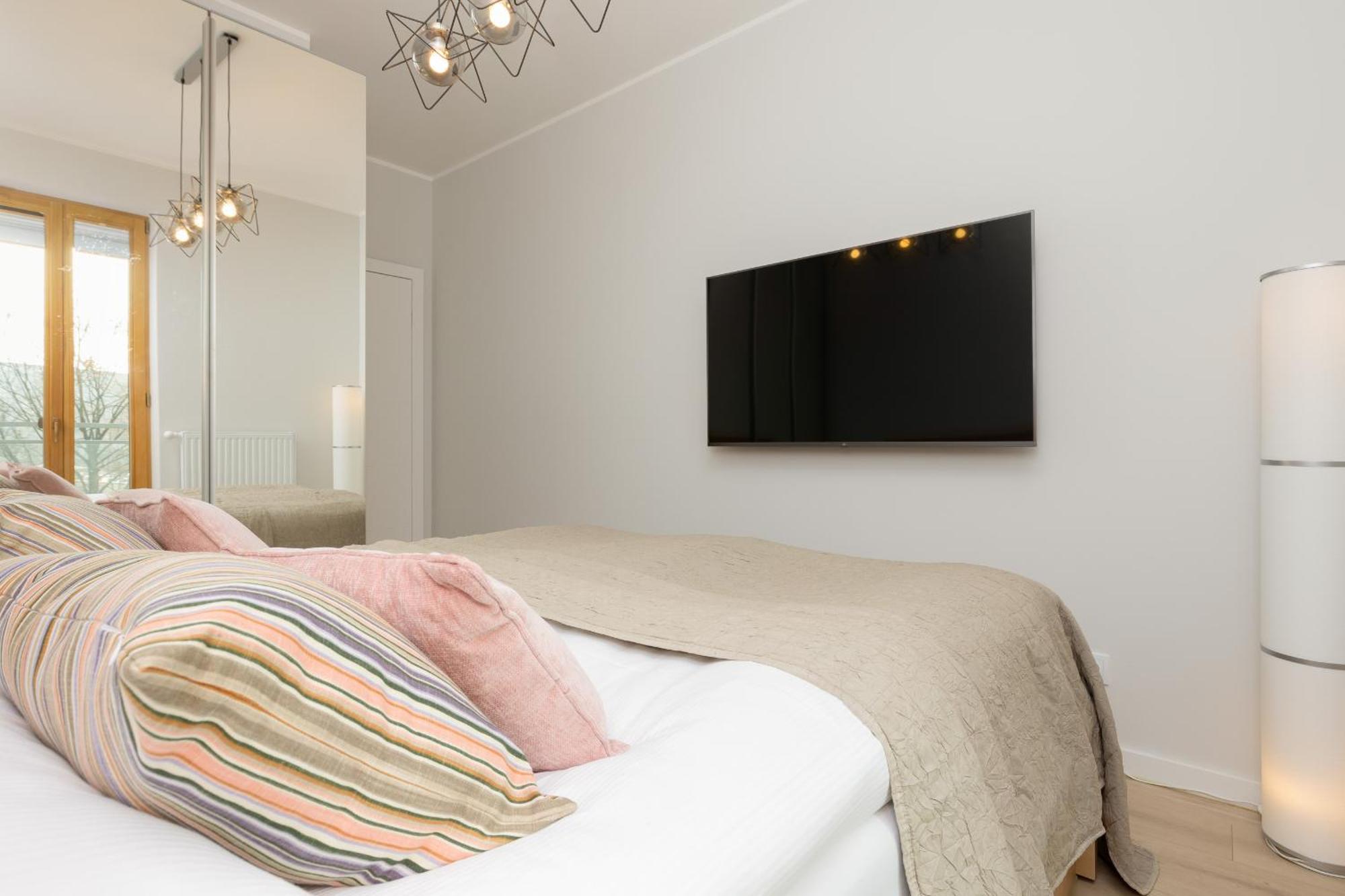 Beautiful Apartament Bobrowiecka With Balcony By Renters Warszawa