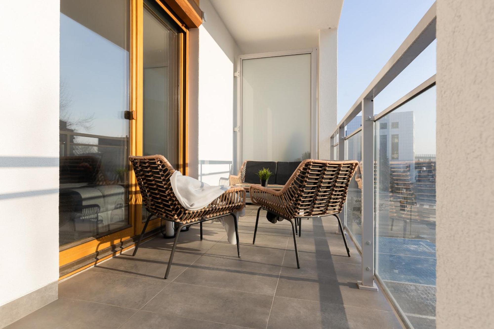 Beautiful Apartament Bobrowiecka With Balcony By Renters Lägenhet